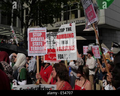 Londres, Reino Unido. Miles de manifestantes pro-palestinos se reúnen frente a la Embajada de Israel en Londres. Julio de 2014
