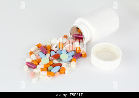 Tabletten medikamente pillen medikament pille tablette apotheke gesundheit medizin medizinisch pharma pharmazie pharmazeutisch b