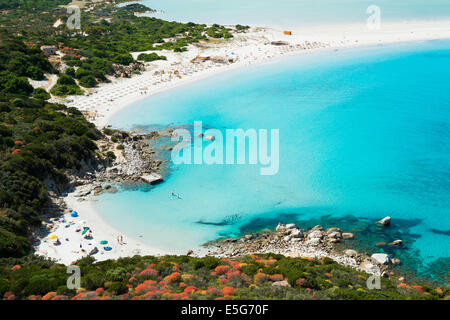 Vista aérea de Villasimius y playa de Porto Giunco, Cerdeña, Italia