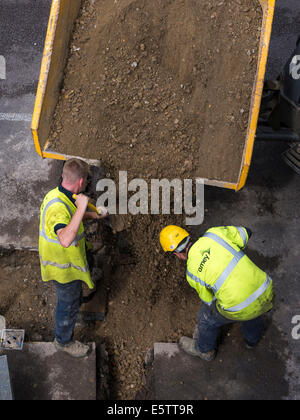 UK obras de reparación y sustitución de tuberías enterradas las tuberías por contratistas - Amey