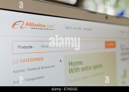 Sitio Web de Alibaba alibaba.com abierto en un ordenador portátil. Sólo para uso editorial.