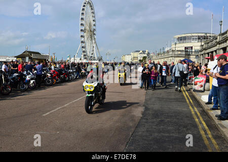 Brighton, Reino Unido. 14 Sep, 2014. La entrada principal a la unidad de Madeira, un motociclista está llegando. Crédito: Paul Briden/Alamy Live News Foto de stock