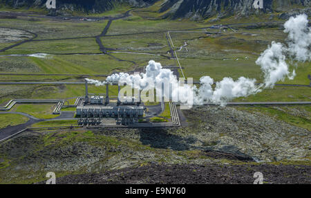 La estación de energía geotérmica de Nesjavellir, Islandia Foto de stock