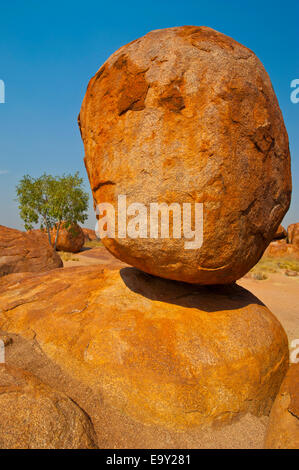 Rocas de granito en el Devil's Marbles, Karlu Karlu reservas de conservación, Territorio del Norte, Australia Foto de stock