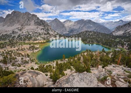 California, Estados Unidos, Ansel Adams Wilderness Area, Inyo National Forest, Espectacular Lago Bullfrog Foto de stock