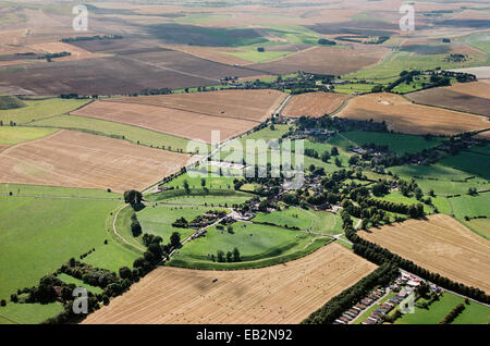 Vista aérea de Avebury, un círculo de piedra neolítica, Wiltshire, UK Foto de stock