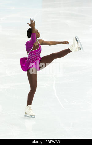 Mae Berenice competiting Meite (FRA) de la mujer programa corto de Patinaje Artístico en los Juegos Olímpicos de Invierno, Sochi 2014 Foto de stock