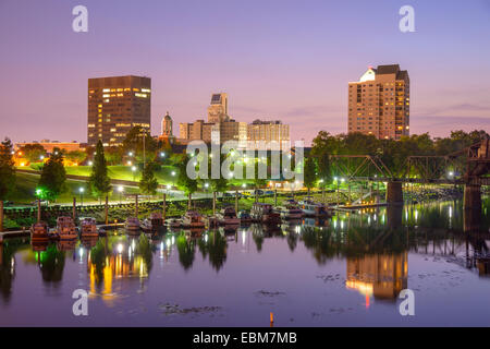 Augusta, Georgia, Estados Unidos skyline en el Río Savannah. Foto de stock
