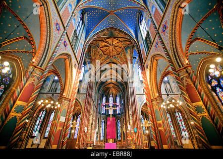 Vista interior de la Marienbasilika en Kevelaer, Alemania, Renania del Norte-Westfalia, Kevelaer