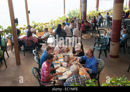 Dominikanische Republik, Santo Domingo, El Malecón (Avenida George Washington), Restaurante Perilla S'Luis Foto de stock