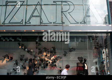 Zara España S.A. en la Quinta Avenida, en la ciudad de Nueva York  Fotografía de stock - Alamy