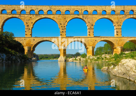 Pont du Gard, acueducto romano, Departamento de Gard, Provenza, Francia, Europa Foto de stock