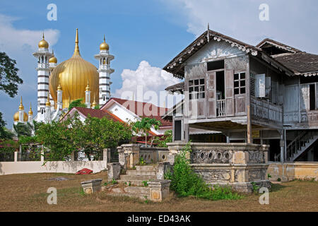 Casa De Madera Antigua Tradicional, Malasia Imagen de archivo - Imagen de  edificios, hogares: 29685185