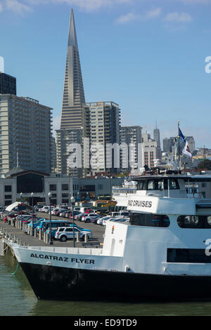 Folleto de Alcatraz tour cruceros en barco en San Francisco, CA Foto de stock