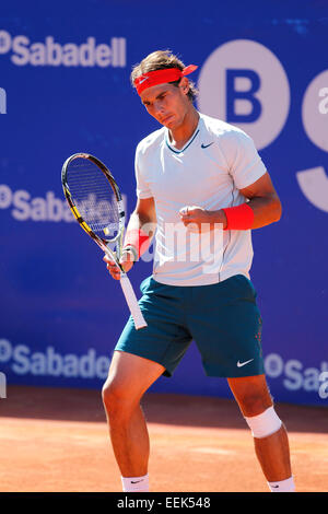 El tenista español Rafael Nadal jugar en el Banc Sabadell ATP abierto en Barcelona, España Foto de stock
