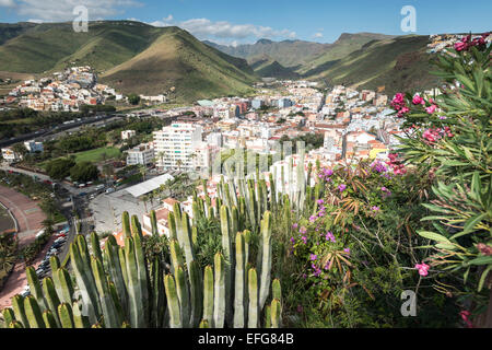 Vista desde el Parador de La Gomera en San Sebastián Foto de stock