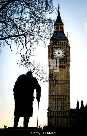 Big Ben es el sobrenombre de la gran campana del reloj, también conocida como la Torre del Reloj y la Torre de Elizabeth. Foto de stock