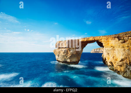 La ventana azul arco natural, Dwerja Bay, Isla de Gozo, Malta, el Mediterráneo, Europa