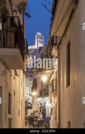 La ciudad de Ibiza, Santa Maria de Las Nieves, el viejo centro de la ciudad, Islas Baleares, España Foto de stock