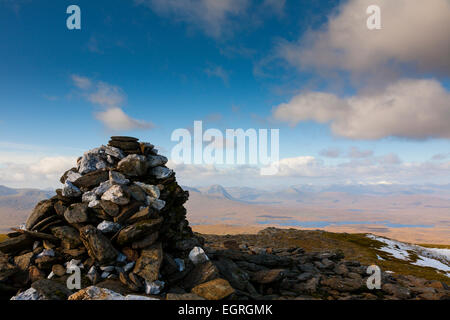 La vista desde Beinn Achaladair sobre Rannoch Moor en las Highlands escocesas Foto de stock
