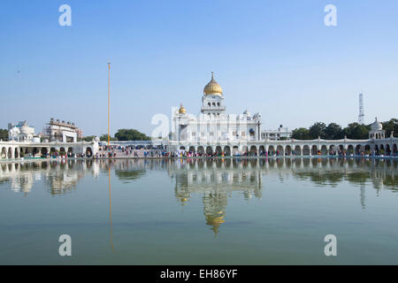 El Templo Sikh Gurudwara Bangla Sahib, Nueva Delhi, India, Asia Foto de stock