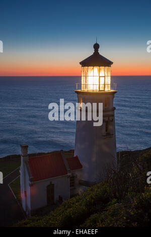 Heceta Head Lighthouse a lo largo de la costa de Oregón, EE.UU. Foto de stock