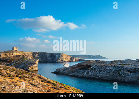 La Europa del Mediterráneo, Malta, isla de Comino, acantilado atalaya