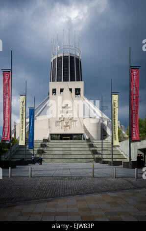 Liverpool Catedral Metropolitana. La construcción comenzó en 1962 y tomó cinco años Foto de stock