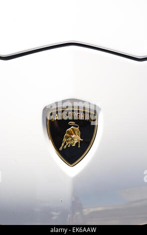 El emblema de Lamborghini Fotografía de stock - Alamy