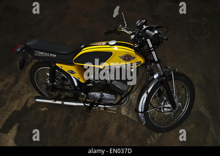 Classic Moto zundapp xf-17 en el garaje Foto de stock
