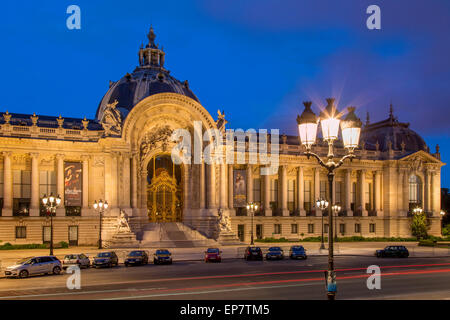 Crepúsculo en Petit Palais, París Francia