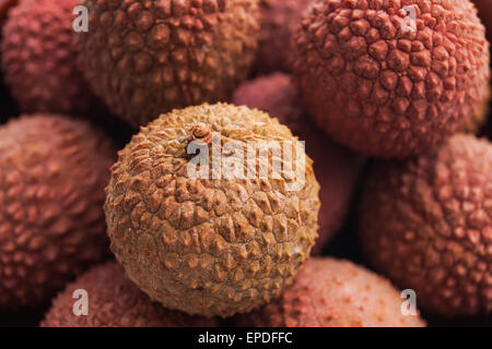 Cerca De La Fruta Litchi O Lichi Frutas Una Agricultura Tropical Producto A Luc Ngan Bac Giang Vietnam Canasta De Vai Thieu Sobre Fondo Marron Fotografia De Stock Alamy