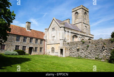 Woodspring Priorato es un antiguo convento agustino, cerca del punto de arena en el norte de la costa de Somerset Foto de stock