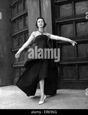 Ropa de moda: de noviembre de 1956 P025226 Foto de stock