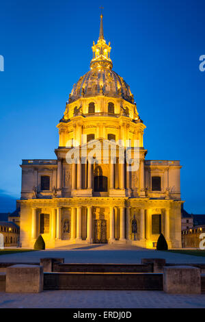 Capilla Saint Louis des Invalides, lugar de entierro de Napoleón Bonaparte, París Francia Foto de stock