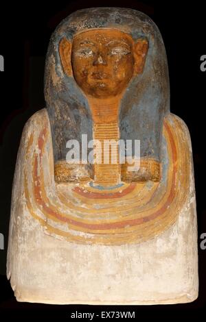 Busto de piedra caliza pintada ancestro. 19ª o 20ª dinastía, alrededor de 1295-1070 A.C. Probablemente de Tebas Foto de stock