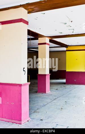 Interior de un edificio abandonado en Turquía Foto de stock