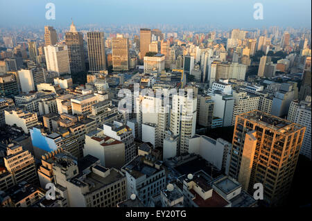 Ciudad con rascacielos, São Paulo, Brasil Foto de stock