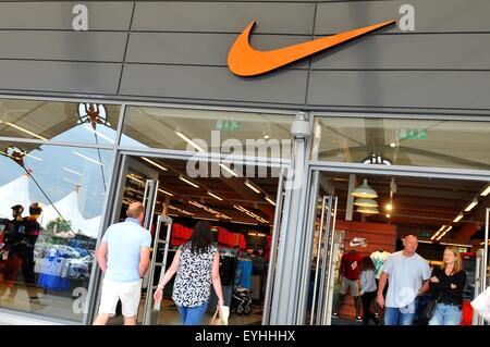 Nike en Londres Designer Outlet, Wembley, Brent, Borough of London, England, Reino Unido Fotografía stock - Alamy