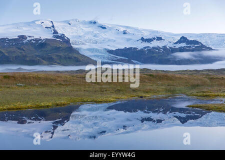 Joekulsarlon lago glacial y glaciar Vatnajoekull, Islandia, Austurland, Knappavellir Foto de stock
