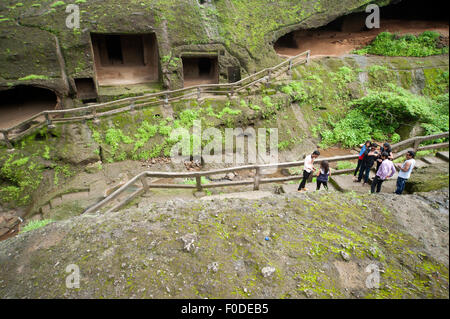 Las cuevas de Kanheri fue baleado en el Parque Nacional Sanjay Gandhi, Mumbai, India Foto de stock