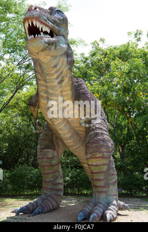 Modelo de un tiranosaurio en un parque de dinosaurios, Costa Rica  Fotografía de stock - Alamy