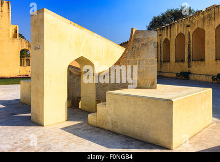 Complejo observatorio Jantar Mantar en Jaipur, Rajasthan, India, Asia Foto de stock