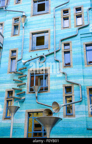 La Regenwasserspiel en el Kunsthofpassage en Dresde, Sajonia, Alemania Foto de stock