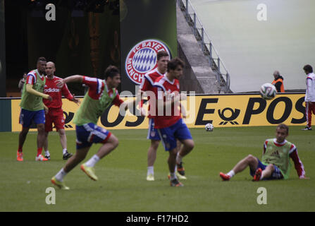 Impressionen - Formación des FC Bayern München vor dem anstehenden Finale um den DFB-Pokal zwischen Borussia Dortmund und dem FC Foto de stock