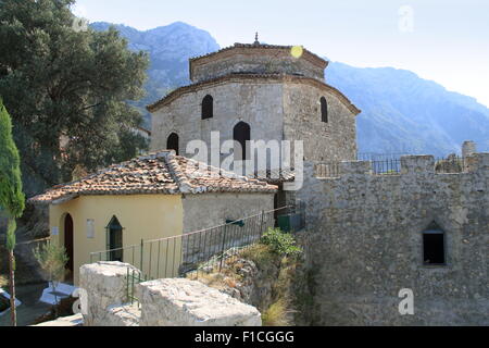 Dollma Teqe bektashi, el castillo de Kruja, Kruja, Albania, los Balcanes, Europa Foto de stock