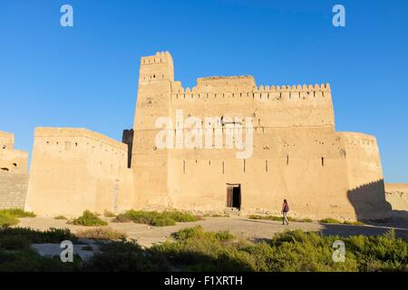 Sultanato de Omán, gouvernorate de Ash Sharqiyah, Jalan Bani Bu Ali, las ruinas de la fortaleza Foto de stock