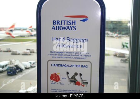 Equipaje de mano permitido British Airways Terminal 5 Fotografía de stock -  Alamy