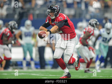 Septiembre 27, 2015: Atlanta Falcons receptor ancho Roddy blanco #84  durante un juego de fútbol americano de la NFL entre los Falcons de Atlanta  y Dallas Cowboys en AT&T Stadium en Arlington