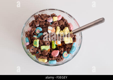 Un tazón de cereal Lucky Charms de Chocolate, producida por